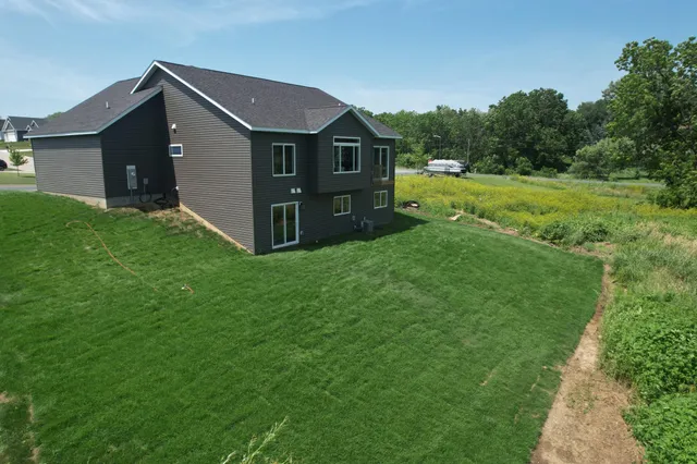 $499,900 | 509 Golfview Avenue, Zumbrota, MN 55992