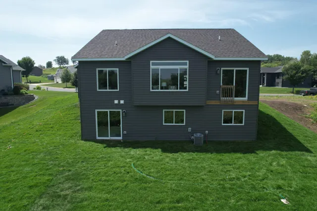 $499,900 | 509 Golfview Avenue, Zumbrota, MN 55992
