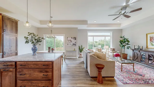 $499,900 | 509 Golfview Avenue, Zumbrota, MN 55992