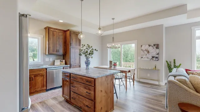 $499,900 | 509 Golfview Avenue, Zumbrota, MN 55992