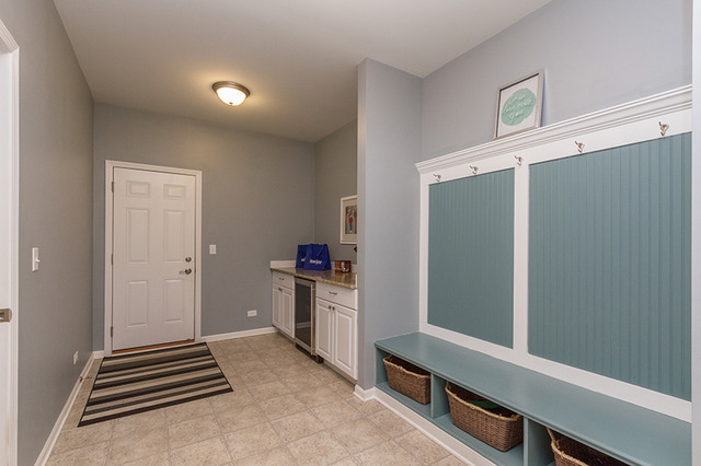 295 Monument Road Elgin, IL 60124 - Photo 11 of 25