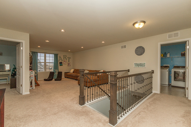 295 Monument Road Elgin, IL 60124 - Photo 13 of 25