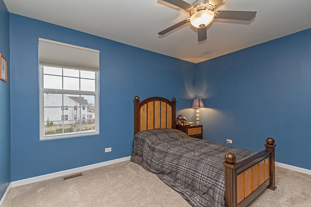 295 Monument Road Elgin, IL 60124 - Photo 18 of 25