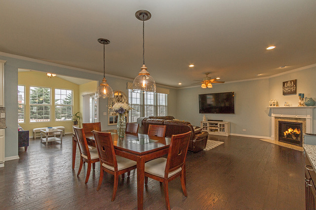 295 Monument Road Elgin, IL 60124 - Photo 8 of 25