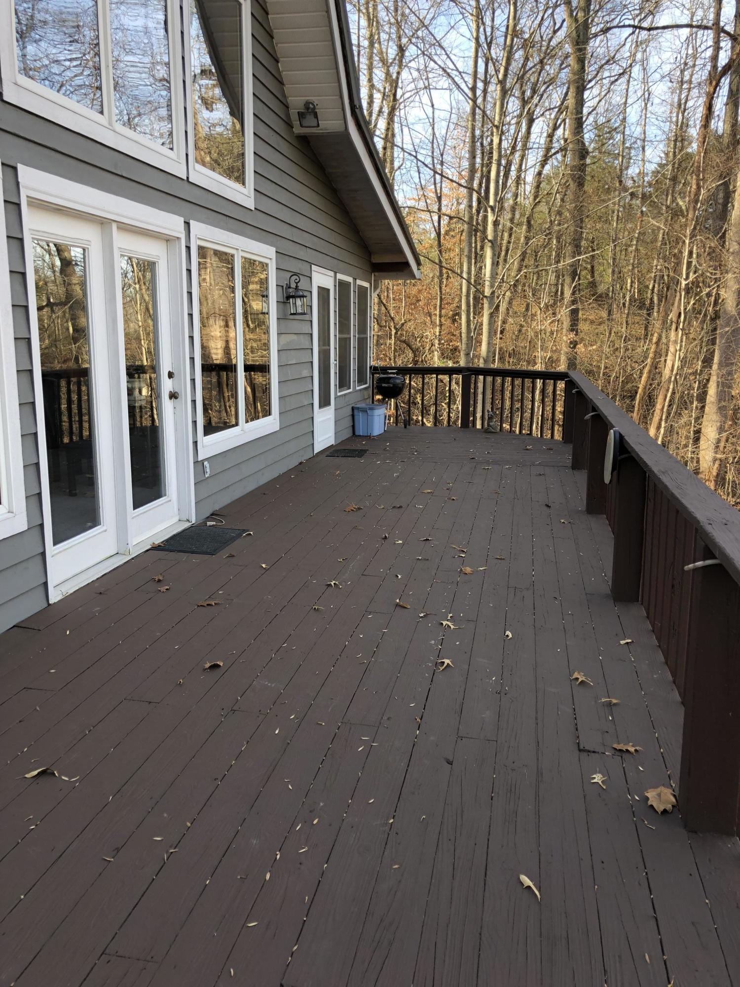 Deck thats perfect for large groups<|>Pu