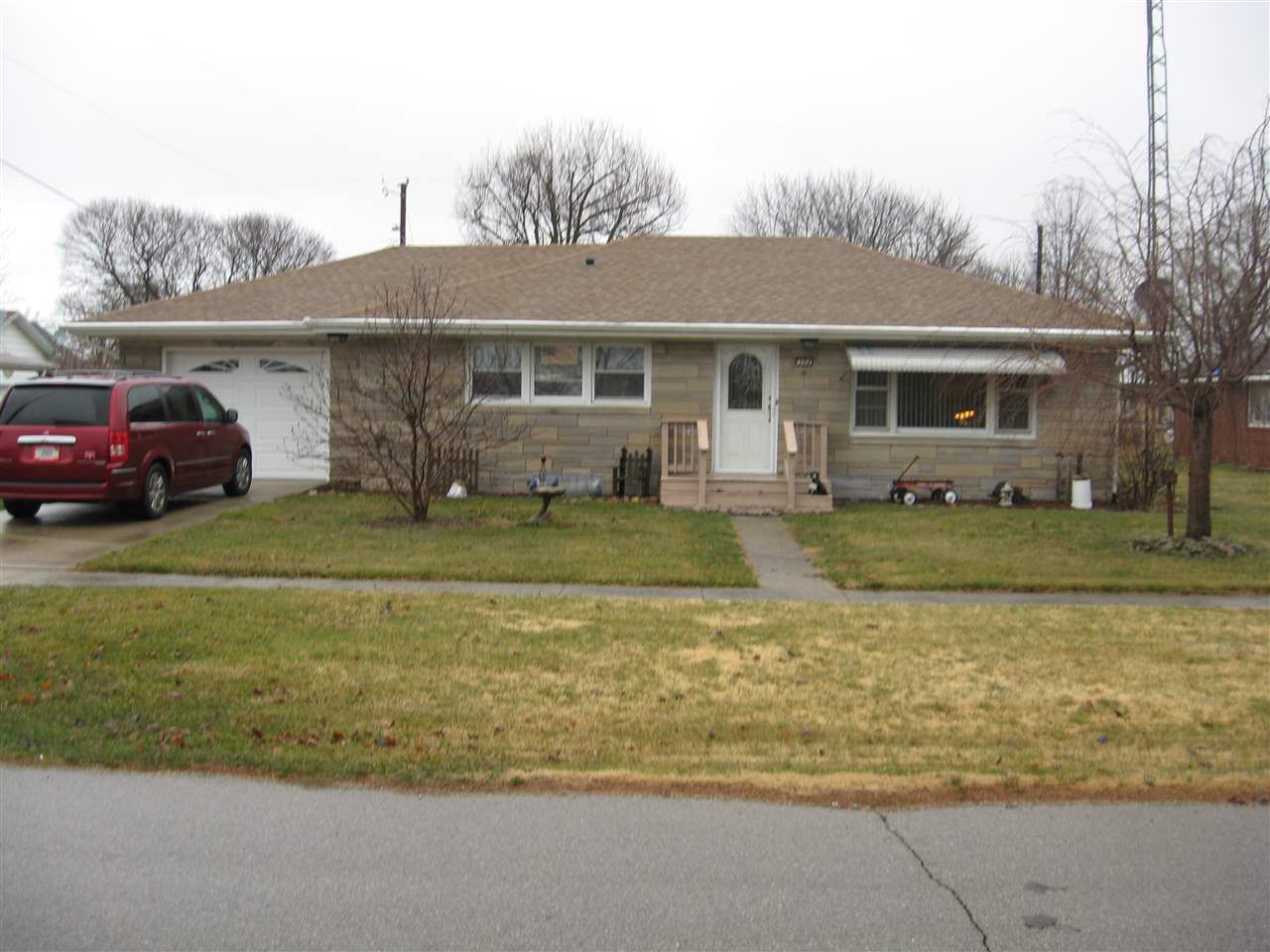304 West Brown Street Rochester, IN 46975 - Photo 1 of 12