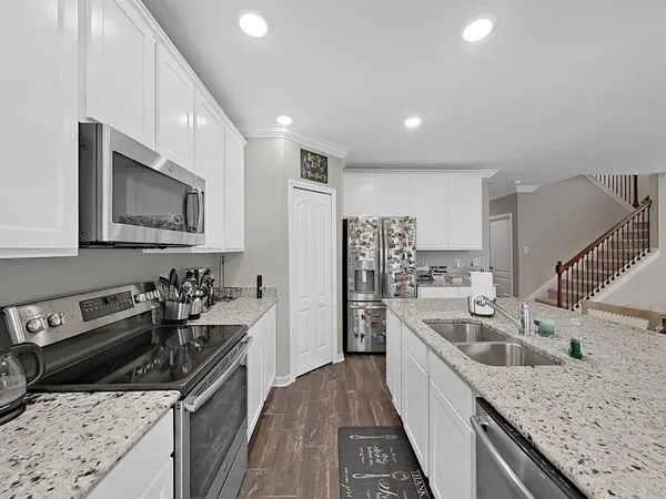 $3,800 | 8307 Olive Brook Drive, Wesley Chapel, FL 33545