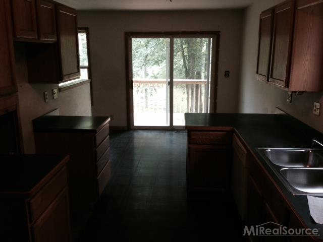 7124 Frith Road St. Clair, MI 48079 - Photo 4 of 12 31207117-3.JPG