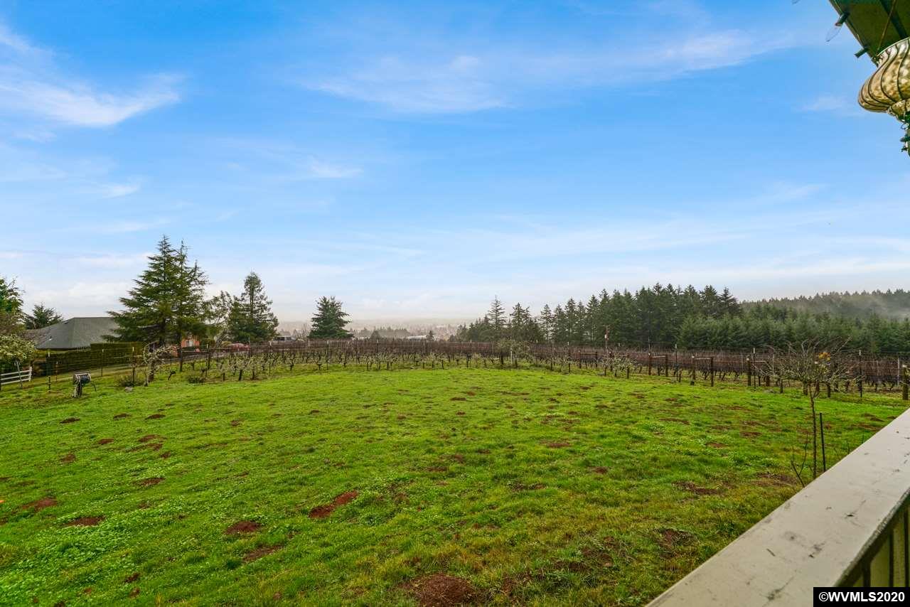 15565 Oakdale Road Dallas, OR 97338 - Photo 3 of 38