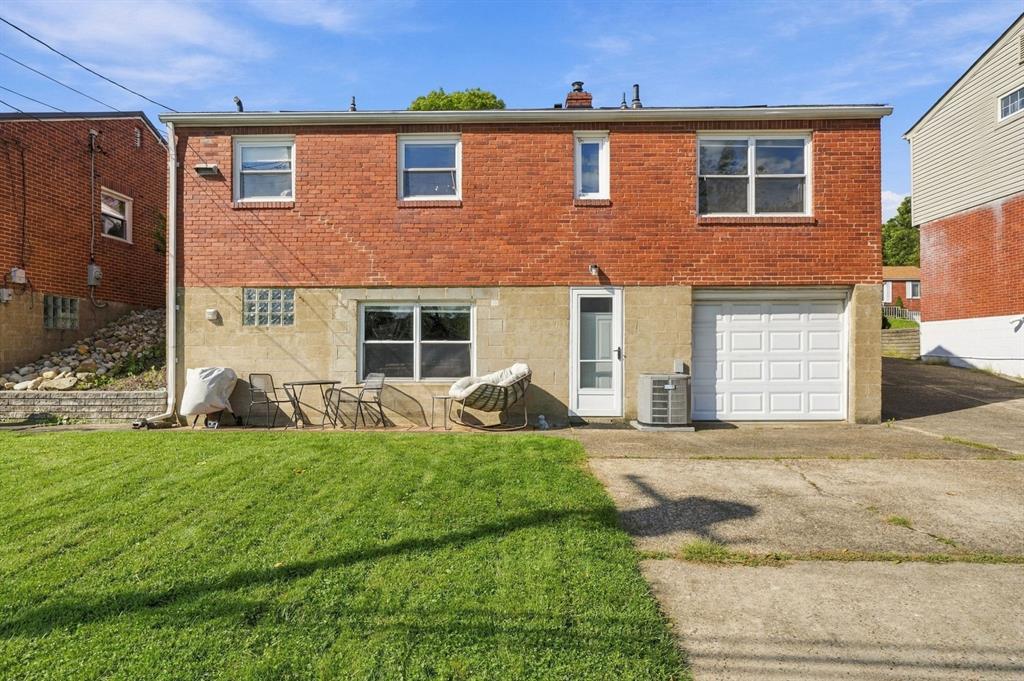 221 Orchard Spring Road Pittsburgh, PA 15220 - Photo 17 of 20 Rear