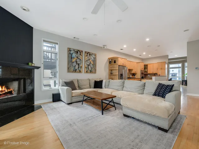 $5,800 | 1720 West Altgeld Street, Chicago, IL 60614