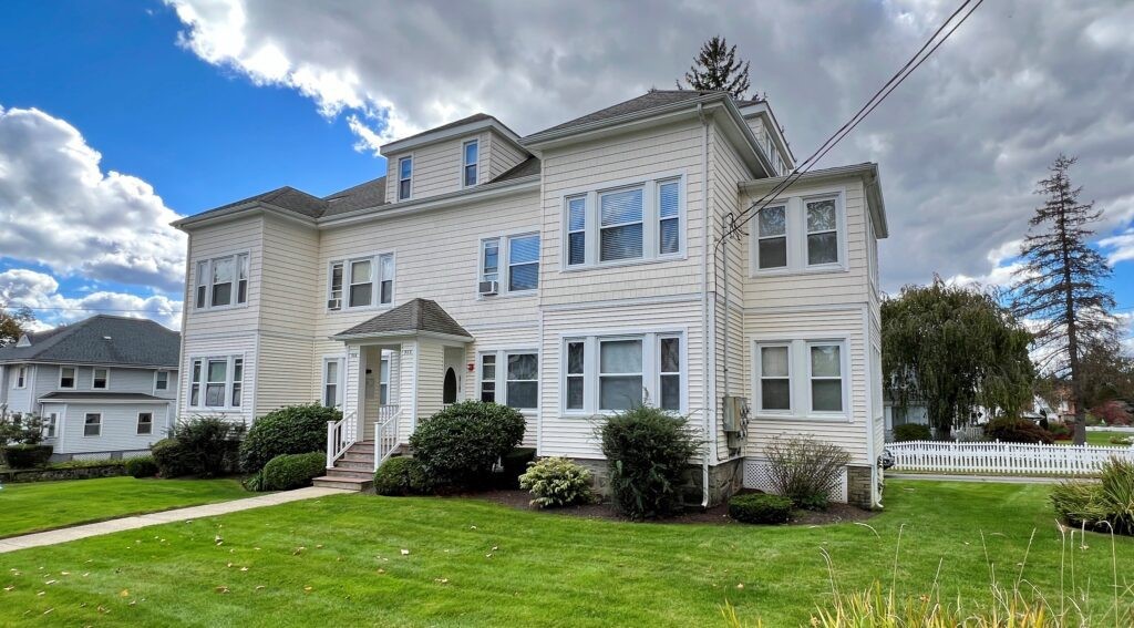 568 Prospect Street, Unit 1R Woonsocket, RI 02895 - Photo 1 of 9