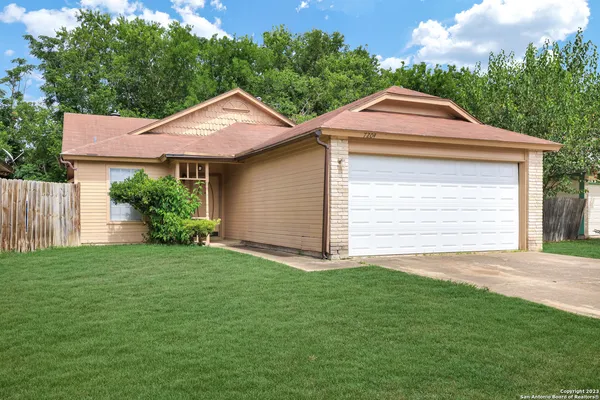 $1,425 | 7204 Hardesty, San Antonio, TX 78250