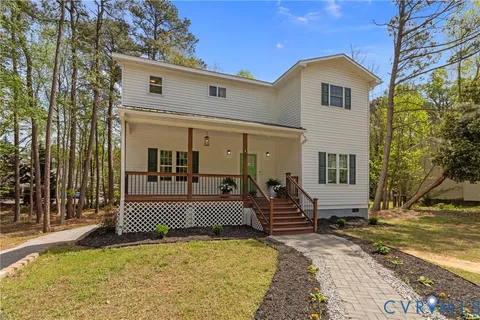 a house view with a outdoor space