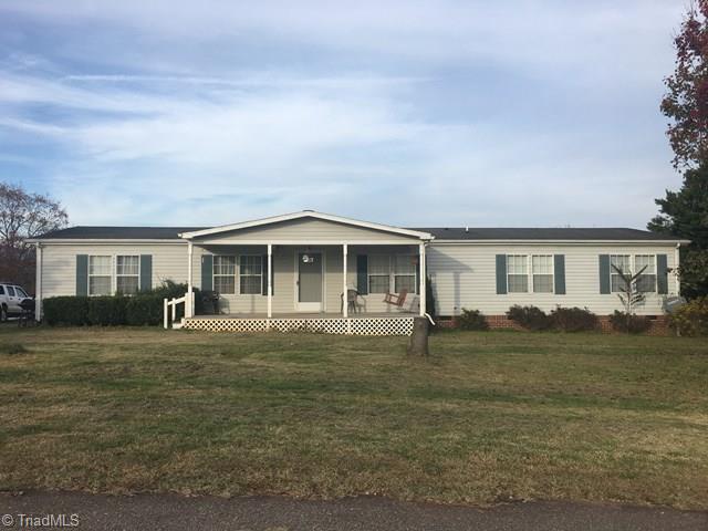 325 Rab Road Purlear, NC 28665 - Photo 2 of 32
