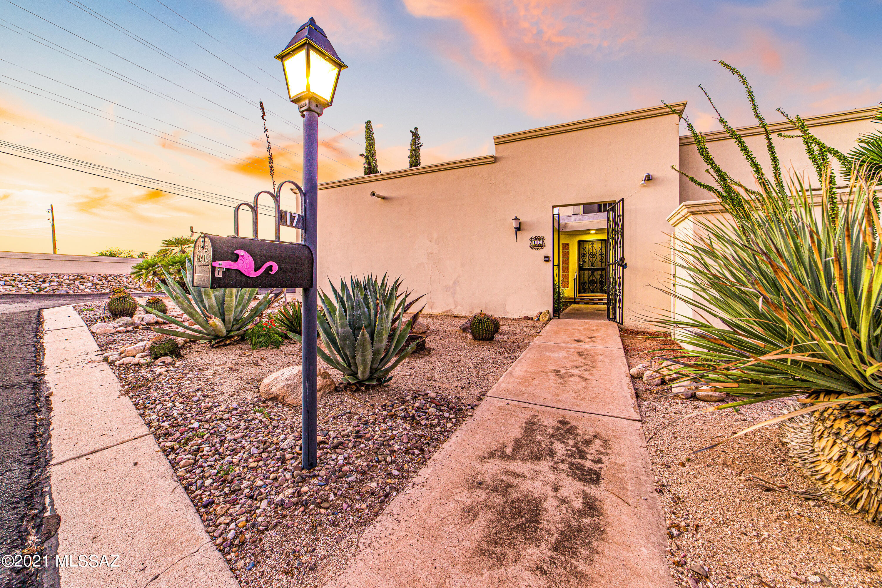 6100 North Oracle Road, Unit 17 Tucson, AZ 85704 - Photo 2 of 22 Gallery Image 2