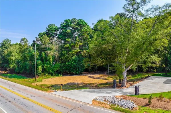 $869,500 | 670 Loganville Highway, Winder, GA 30680