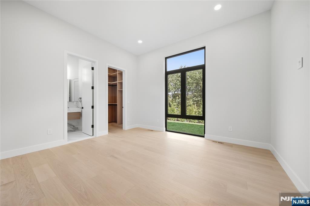 295 Schraalenburgh Road Haworth, NJ 07641 - Photo 9 of 37 Gallery Image 9