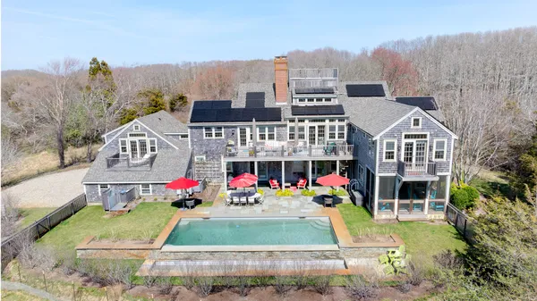 $7,500,000 | 5 Old Quidnet Milk Route, Nantucket, MA 02554