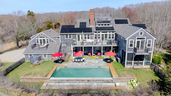 $7,500,000 | 5 Old Quidnet Milk Route, Nantucket, MA 02554