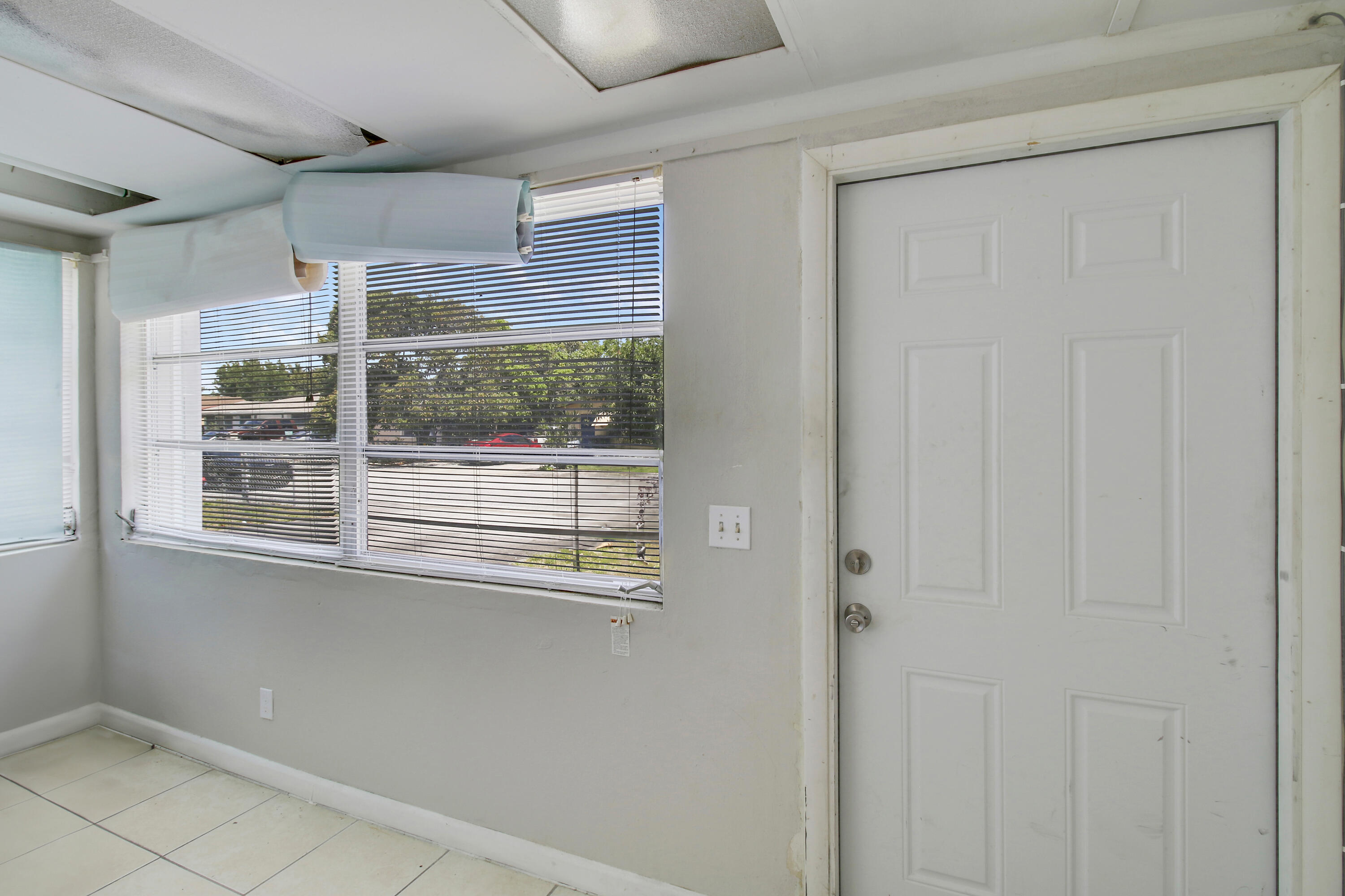 1325 West 32nd Street Riviera Beach, FL 33404 - Photo 7 of 8 House-11
