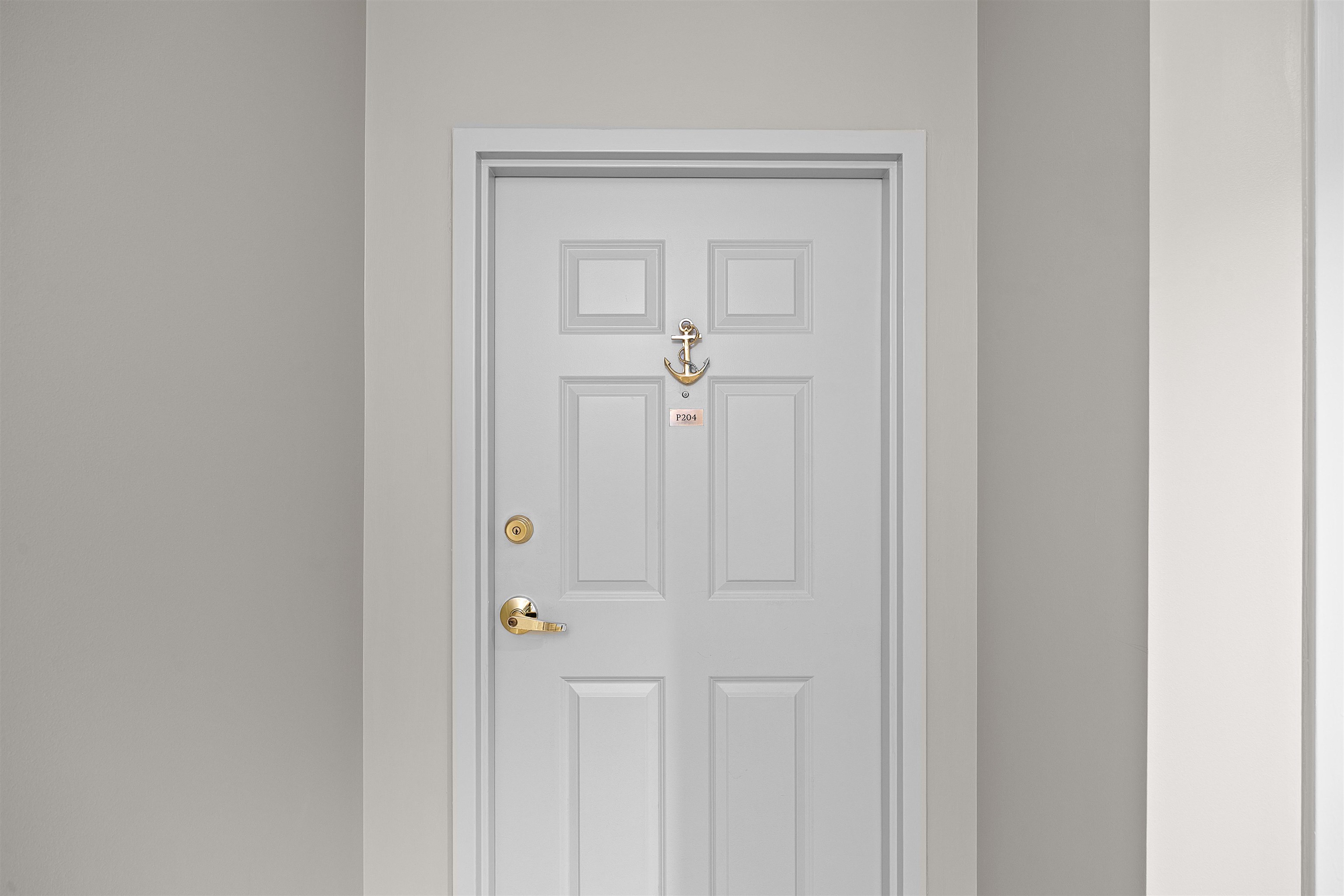 25 Cr 380 Road, Unit P 204 Iuka, MS 38852 - Photo 18 of 19 a view of a wooden door