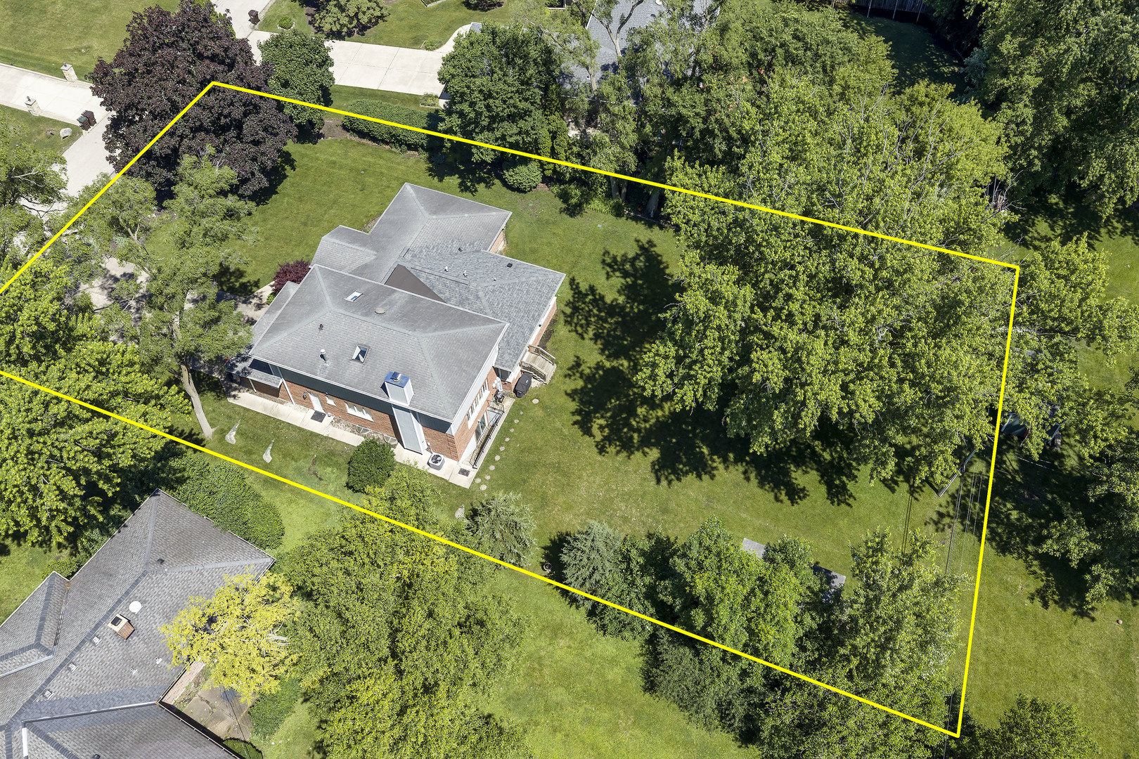 249 Spruce Road Northbrook, IL 60062 - Photo 35 of 47