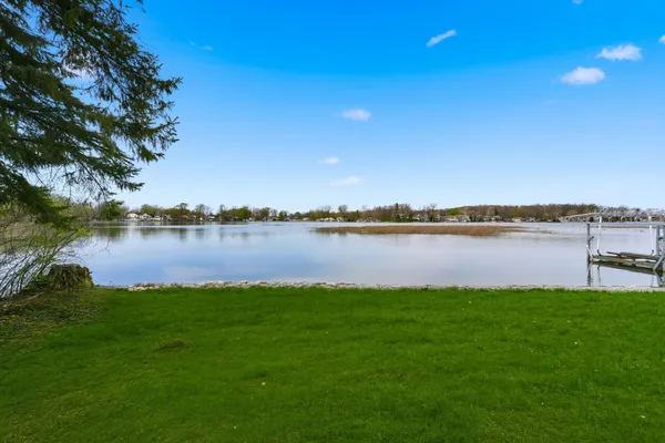 $215,000 | 4615 East 640 South, Wolcottville, IN 46795