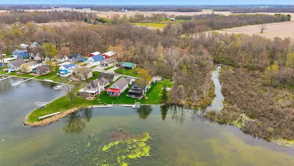 $215,000 | 4615 East 640 South, Wolcottville, IN 46795