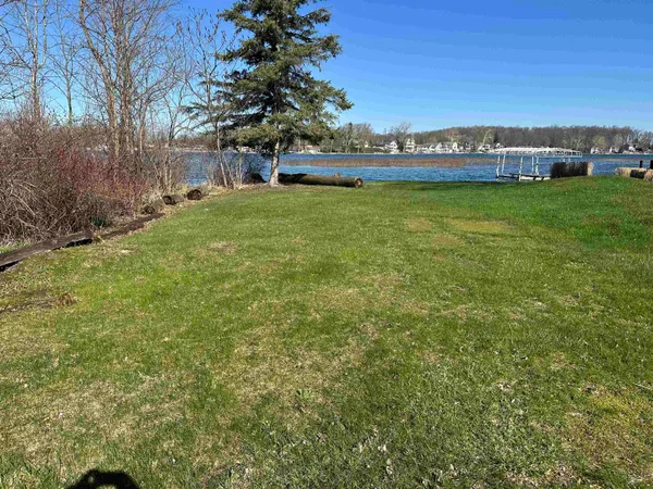 $215,000 | 4615 East 640 South, Wolcottville, IN 46795