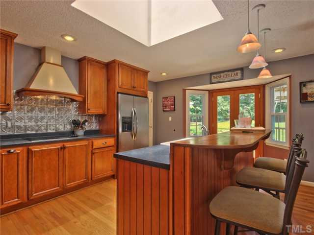 10224 Bushveld Lane Raleigh, NC 27613 - Photo 5 of 25 Kitchen
