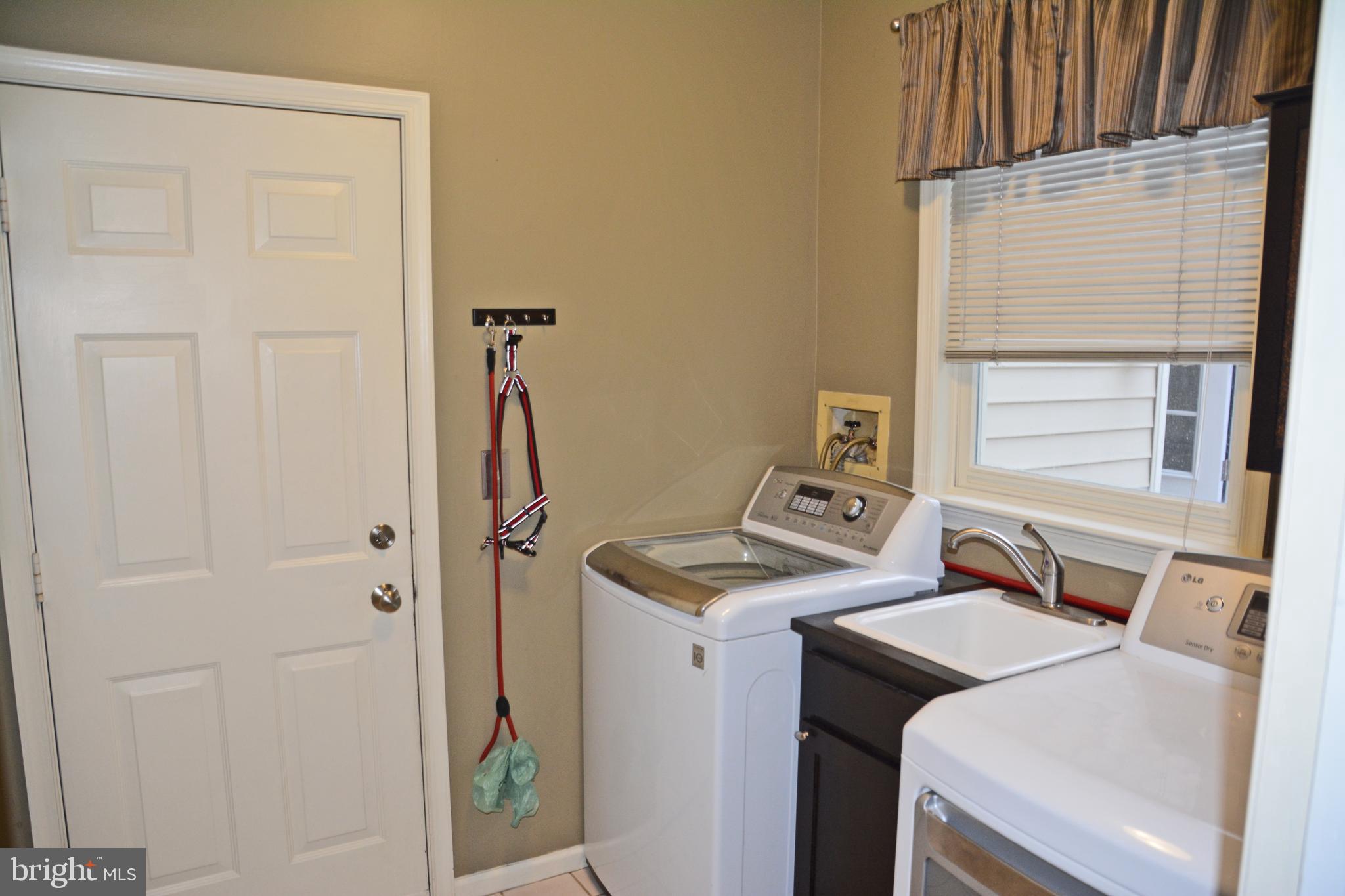 519 Ashton Place Lititz, PA 17543 - Photo 29 of 55 Laundry/Mudroom & Garage Entrance