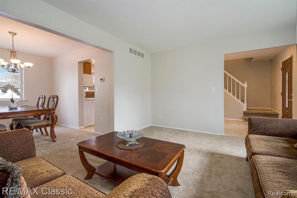 14042 Riga Livonia, MI 48154 - Photo 5 of 25
