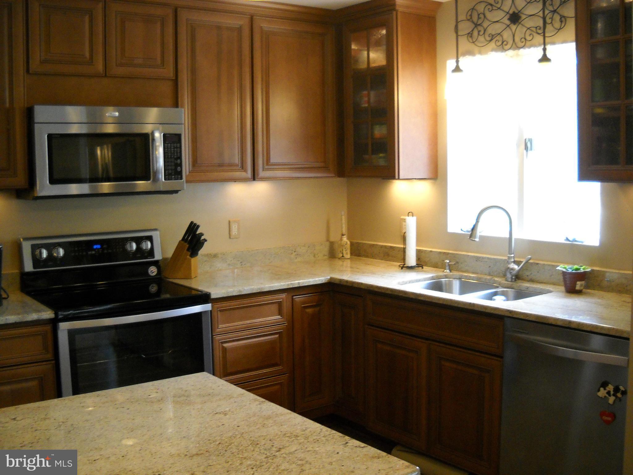 1811 Dennings Road New Windsor, MD 21776 - Photo 2 of 29 Kitchen