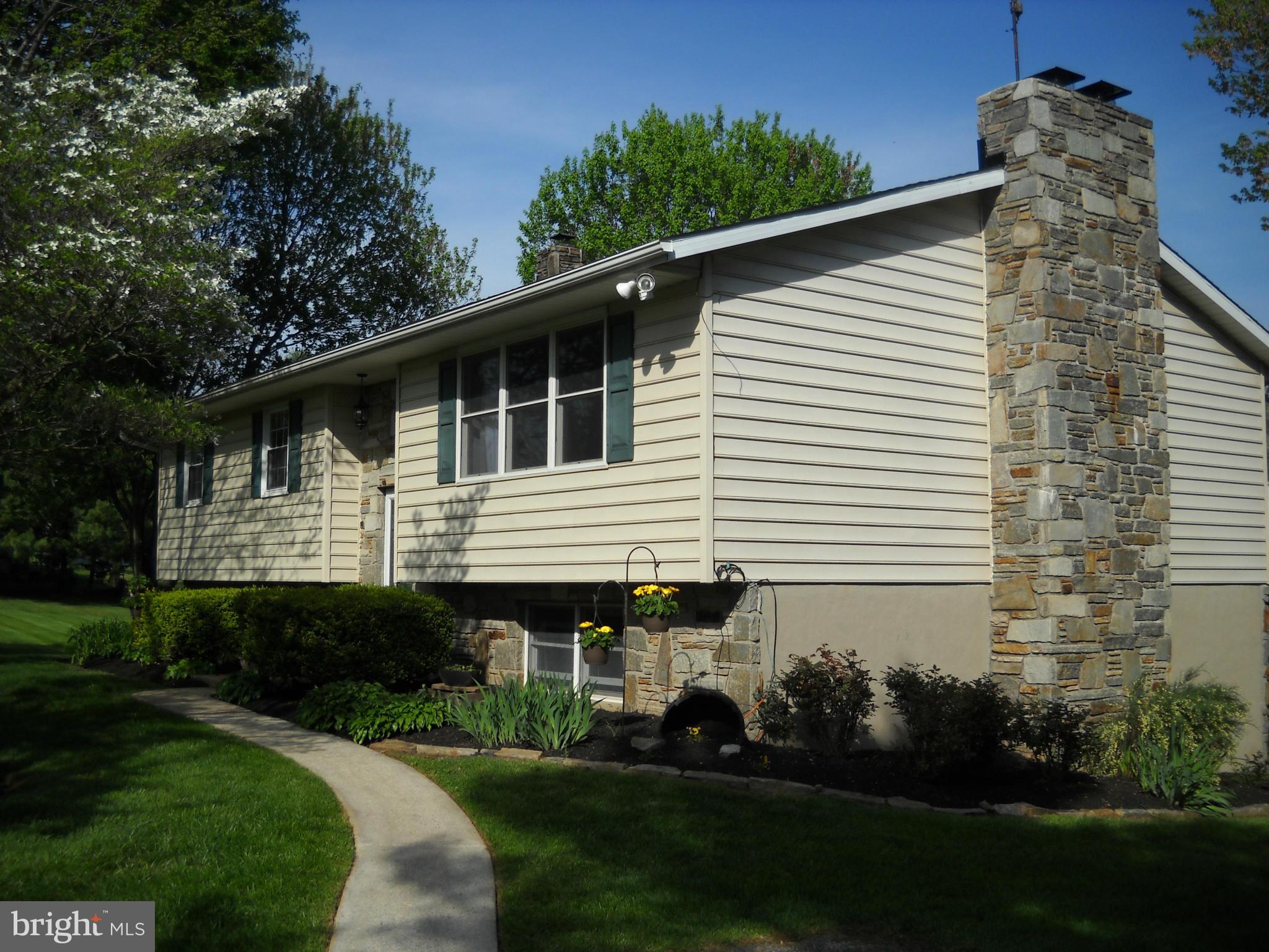 1811 Dennings Road New Windsor, MD 21776 - Photo 25 of 29 Exterior (Front)