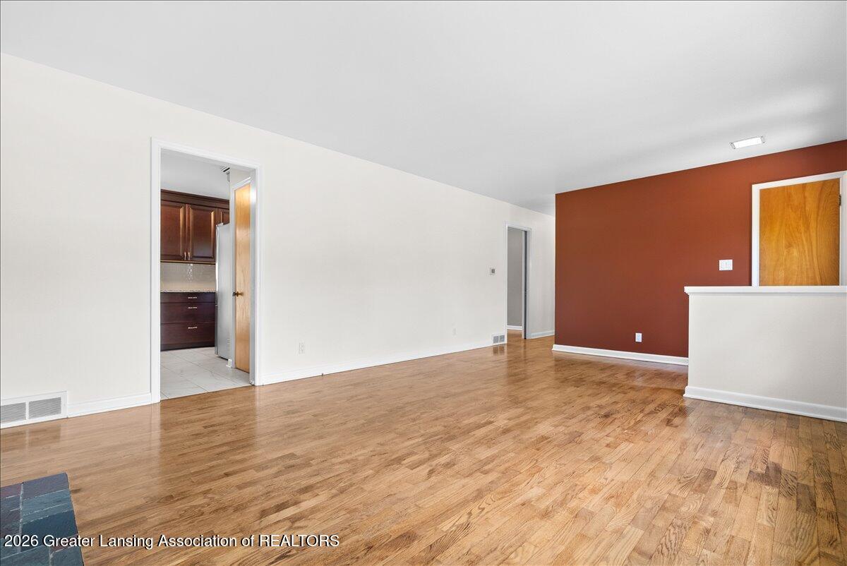 1727 Wellington Road Lansing, MI 48910 - Photo 7 of 46 15-Media Jett - 08