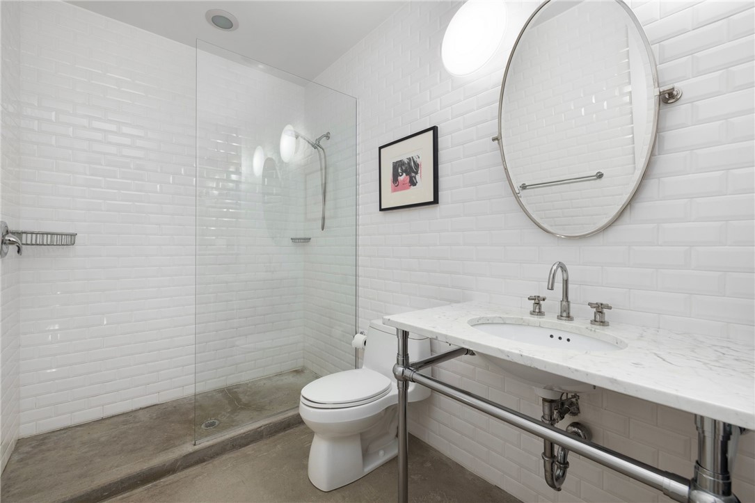 426 Spring Street, Unit 101 Newport, RI 02840 - Photo 20 of 37