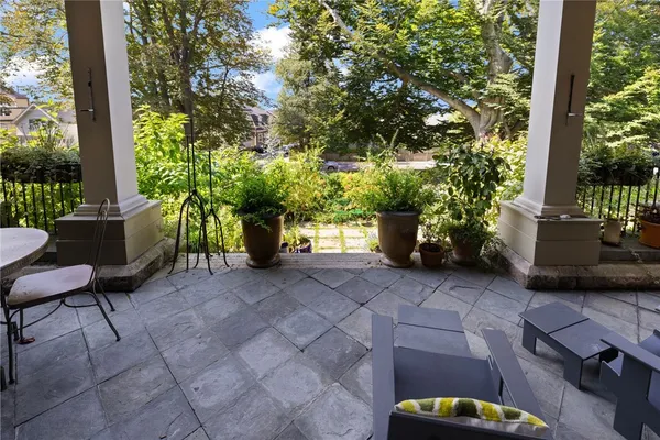 $5,000 | 426 Spring Street, Unit 101, Newport, RI 02840