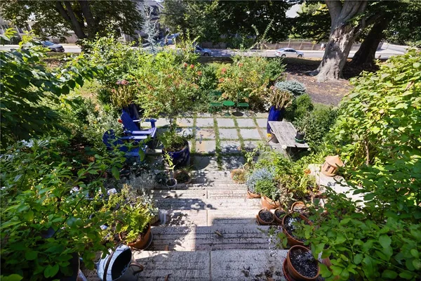 $5,000 | 426 Spring Street, Unit 101, Newport, RI 02840