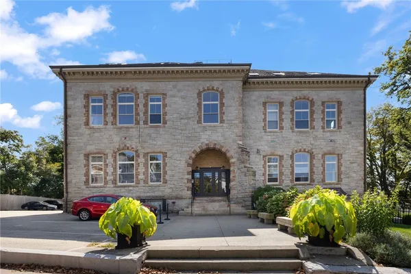 $5,000 | 426 Spring Street, Unit 101, Newport, RI 02840