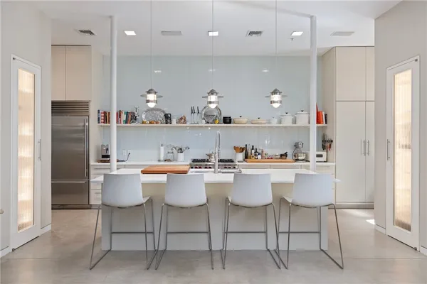 $5,000 | 426 Spring Street, Unit 101, Newport, RI 02840