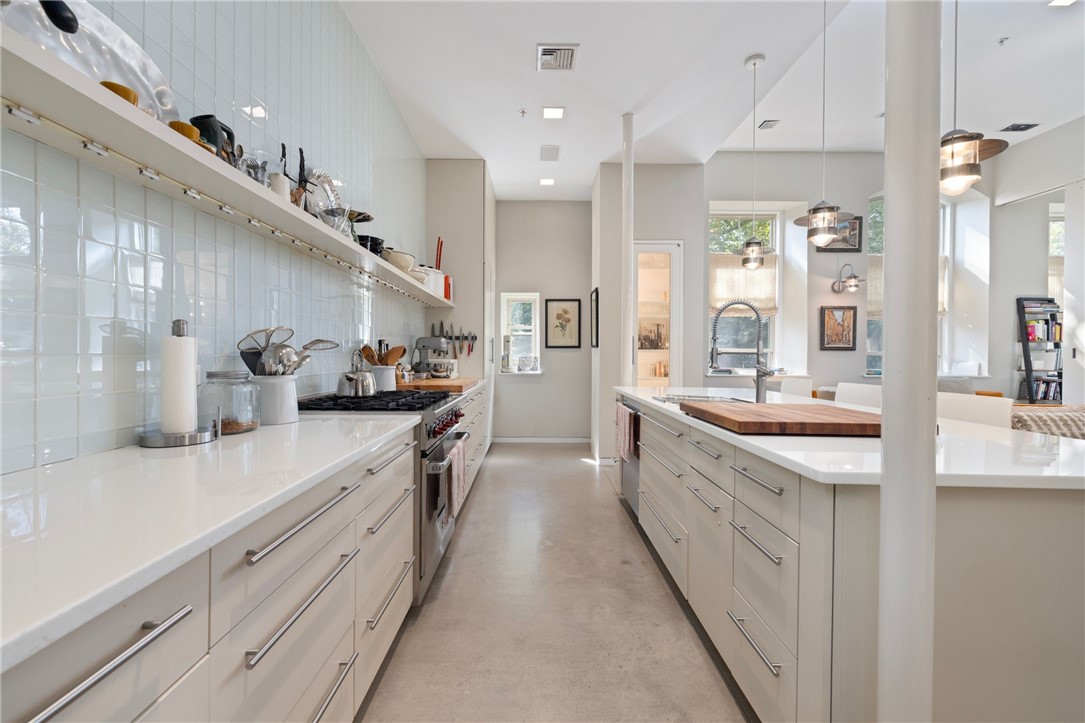 426 Spring Street, Unit 101 Newport, RI 02840 - Photo 7 of 37