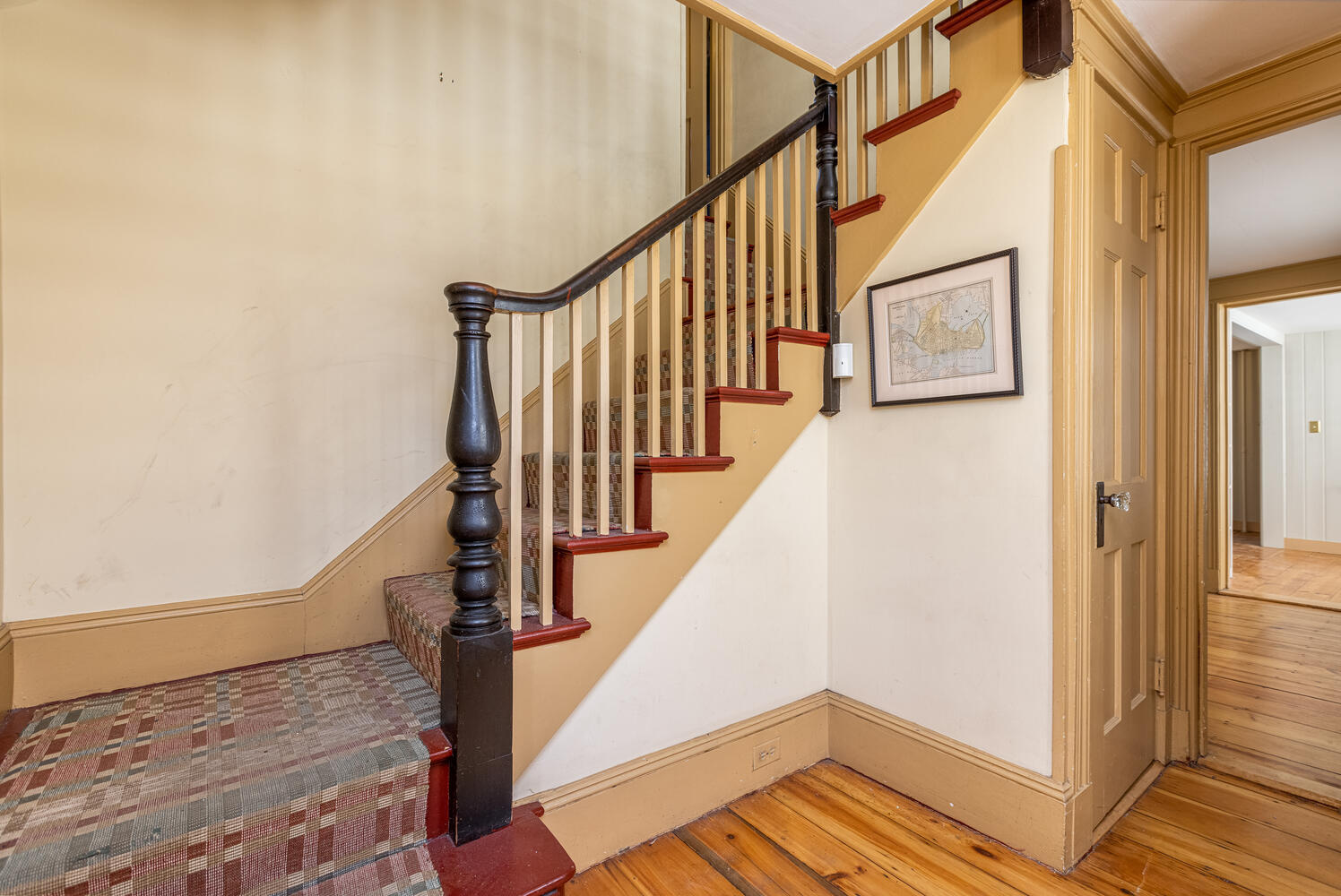 82 High Street Portland, ME 04101 - Photo 17 of 29 Staircase