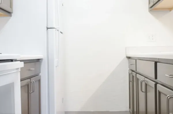 a view of entryway with bathroom