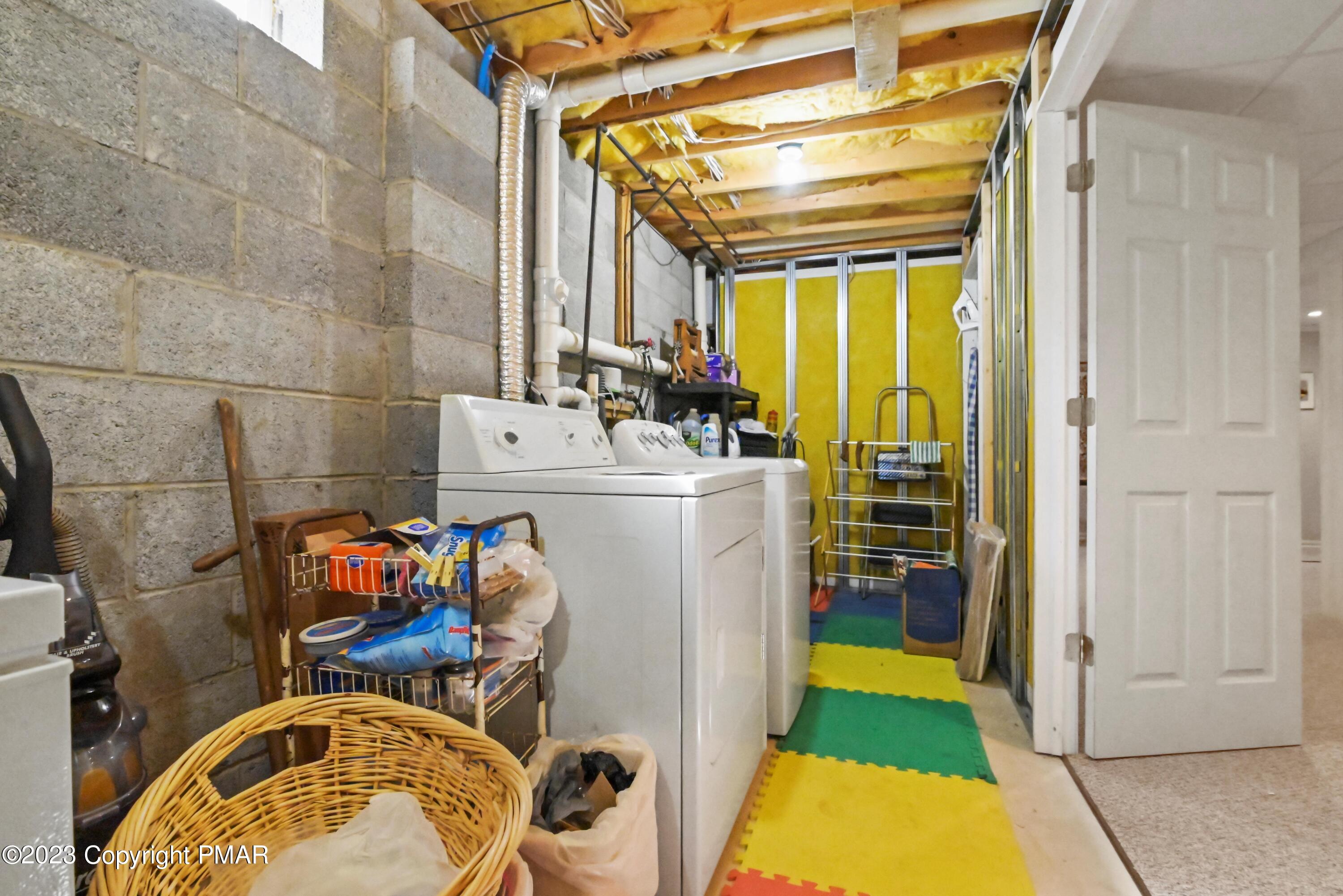 216 Ravenhill Road Tamiment, PA 18371 - Photo 28 of 41 Laundry area