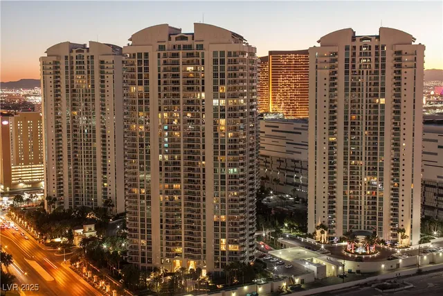 $2,650 | 2777 Paradise Road, Unit 705, Las Vegas, NV 89109