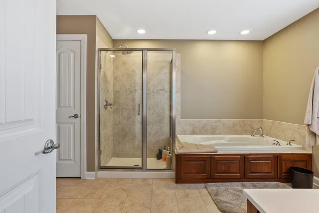 $715,000 | 1503 English Oak Drive, Champaign, IL 61822