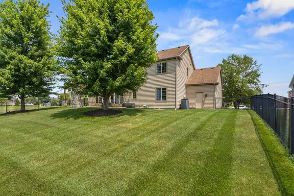 $699,900 | 1503 English Oak Drive, Champaign, IL 61822