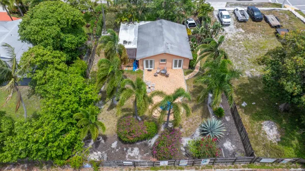 $999,900 | 730 Southeast 4th Avenue, Delray Beach, FL 33483