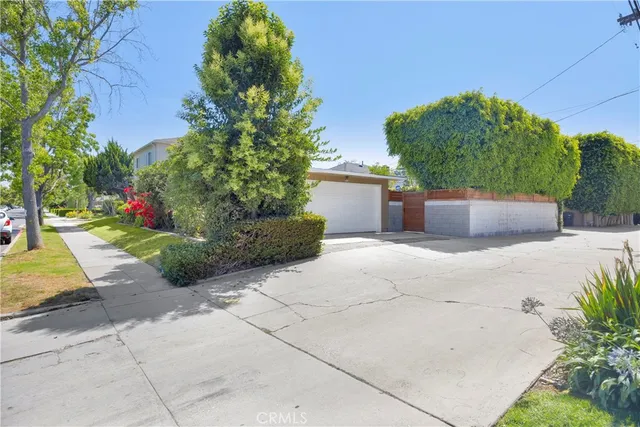 $1,699,900 | 929 East Marshall Place, Long Beach, CA 90807